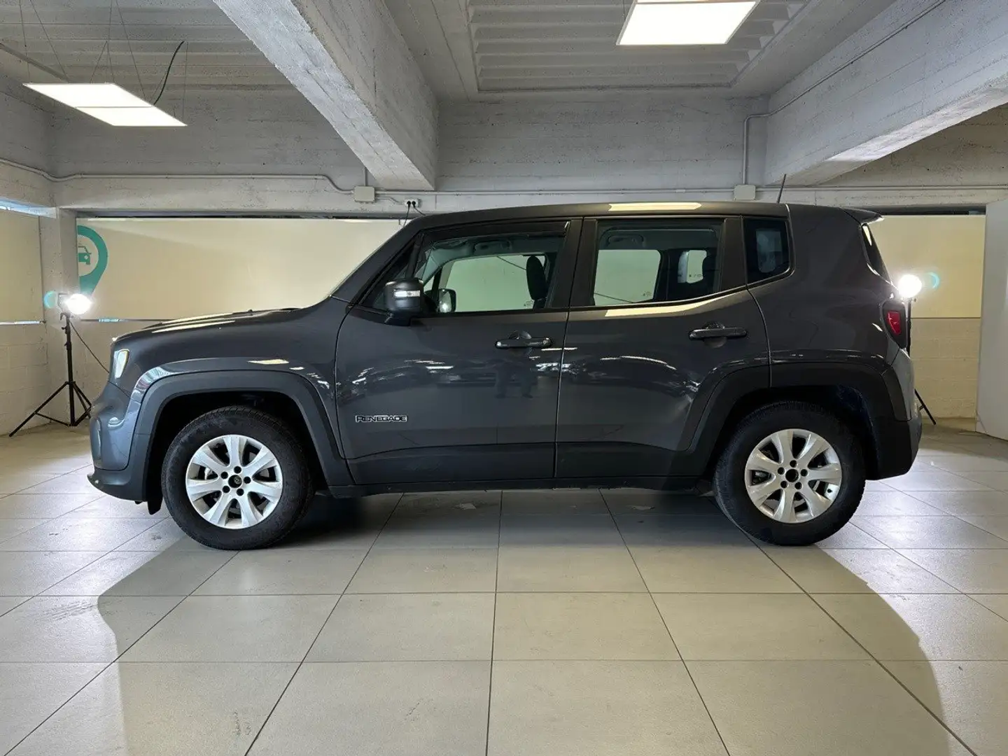 Jeep Renegade 1.6 MJet 130cv Longitude Grijs - 2