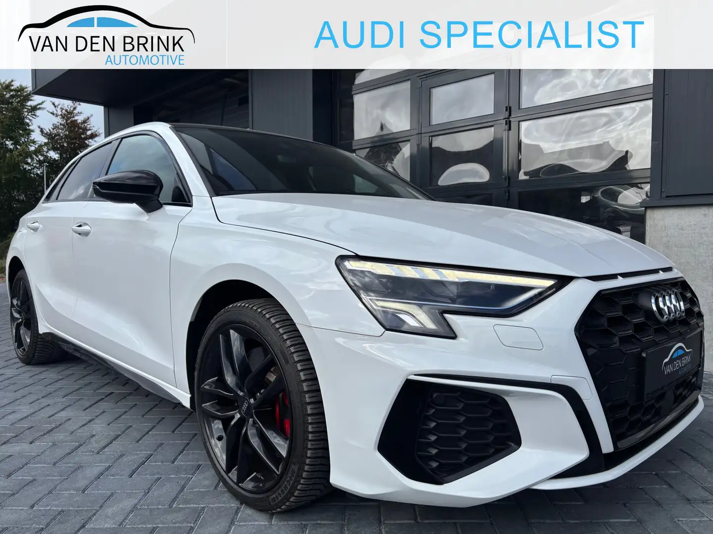 Audi A3 Sportback 45 TFSI e-tron 245 pk S-line Black Pano Wit - 1