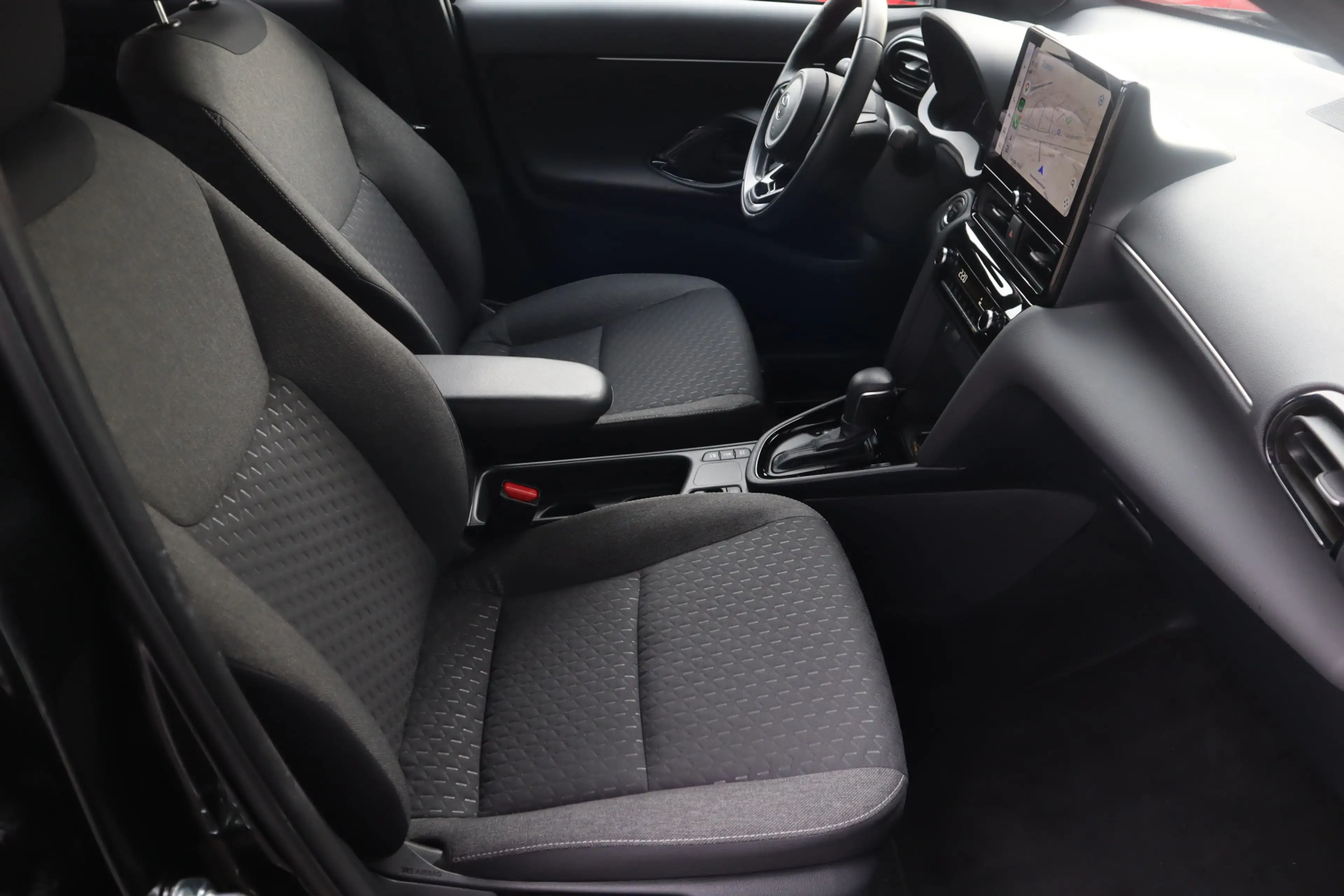 Toyota Yaris Cross 1.5 Hybrid 130 Dynamic | ACC | Carplay | Camera | — photo 16
