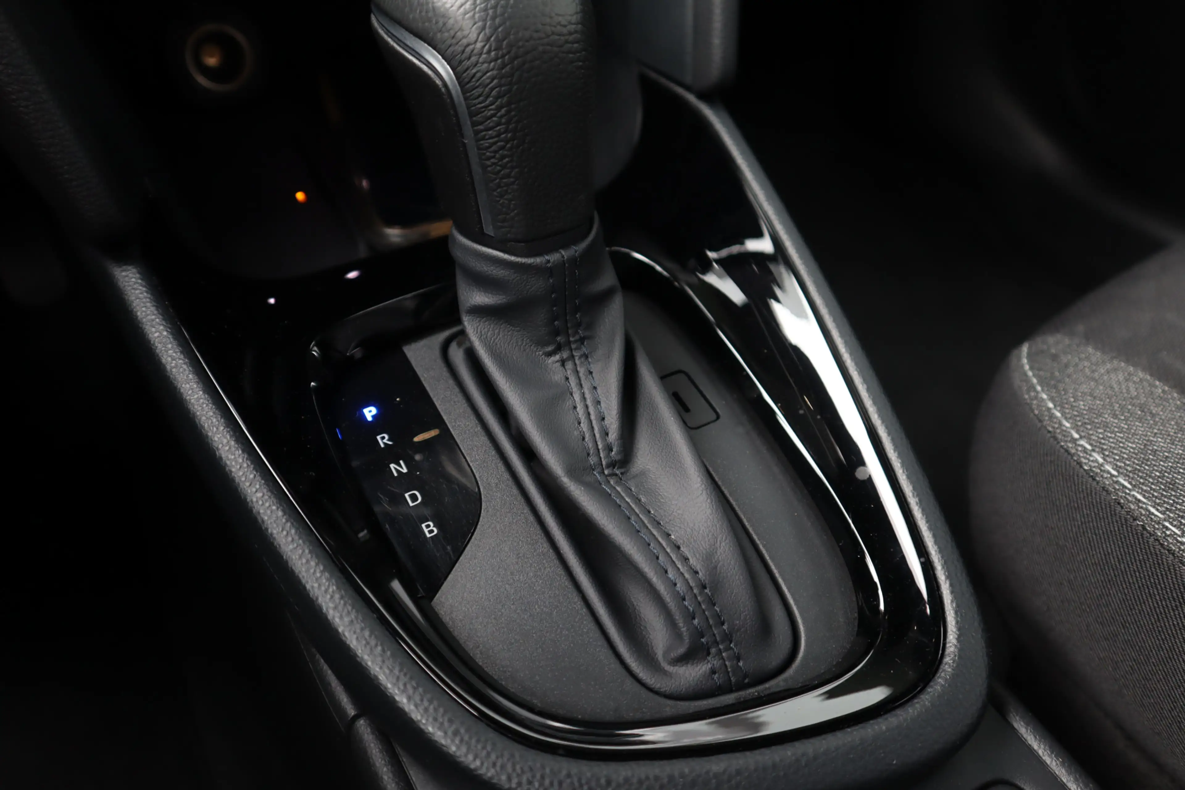 Toyota Yaris Cross 1.5 Hybrid 130 Dynamic | ACC | Carplay | Camera | — photo 14