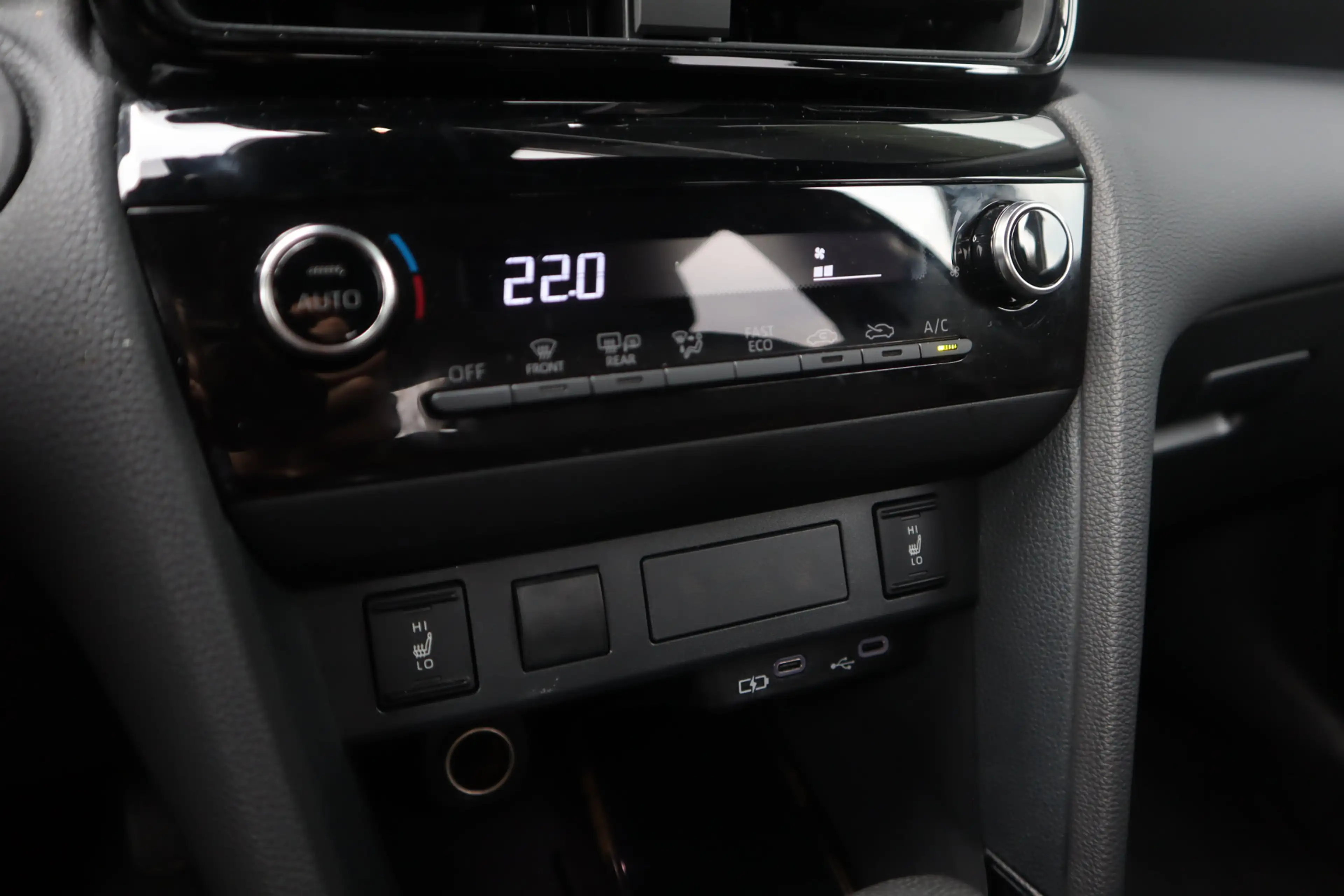 Toyota Yaris Cross 1.5 Hybrid 130 Dynamic | ACC | Carplay | Camera | — photo 29