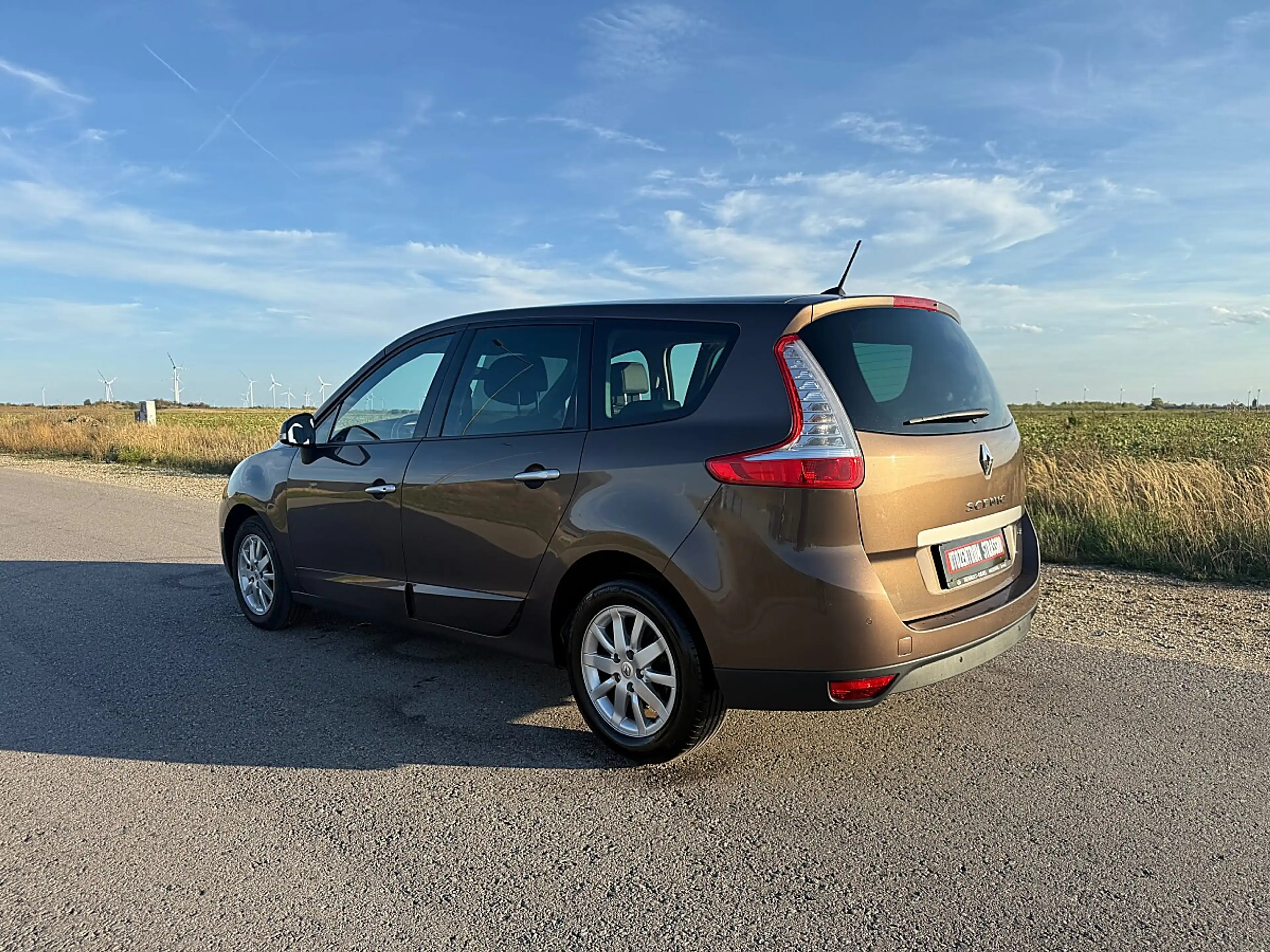 Renault Grand Scenic dCi 110 EDC Privilège — photo 4