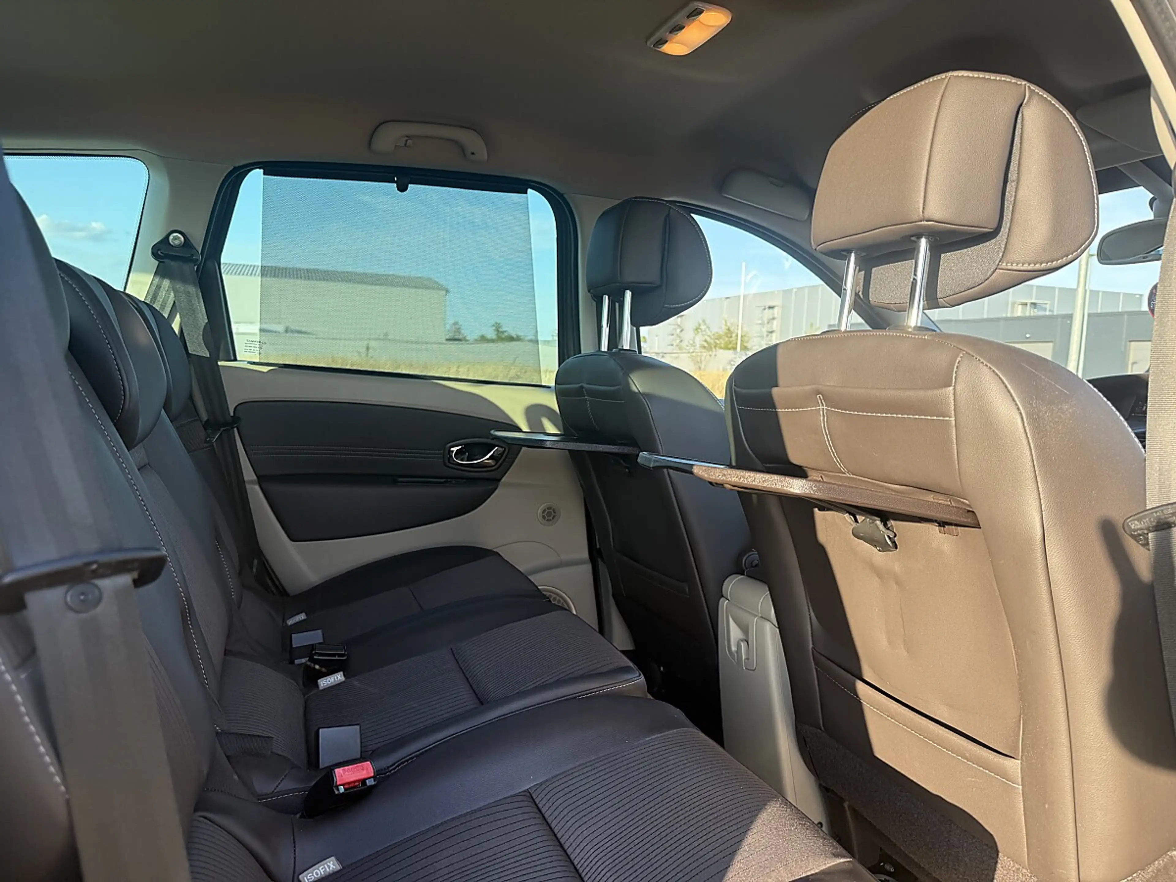 Renault Grand Scenic dCi 110 EDC Privilège — photo 14