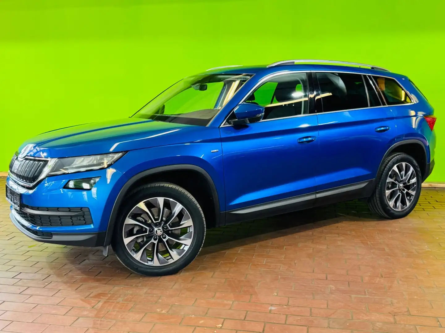 Skoda Kodiaq Drive 125 4x4 Panorama Digital Tacho Bleu - 2
