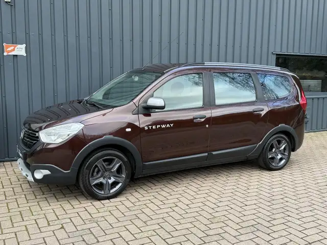 Dacia Lodgy 1.2 TCe Stepway 7-PERSOONS!/NAVIGATIE/AIRCO!/DEALE