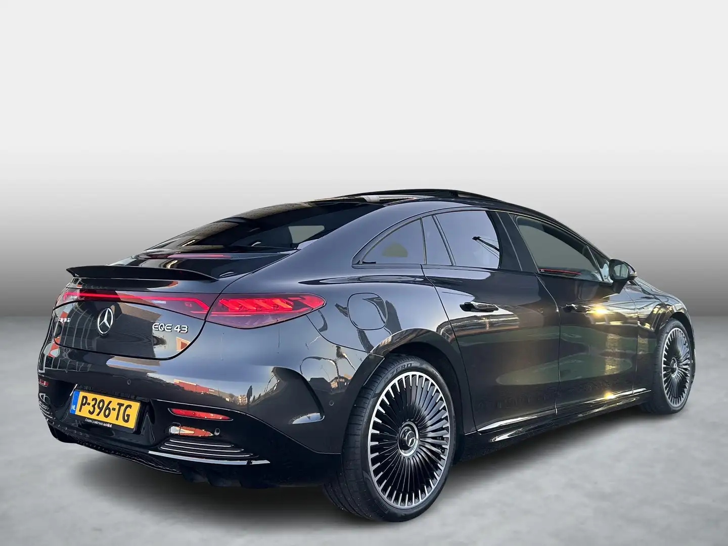 Mercedes-Benz EQE 43 AMG 4MATIC 91 kWh | Panoramadak | Burmester | Memo Grau - 2