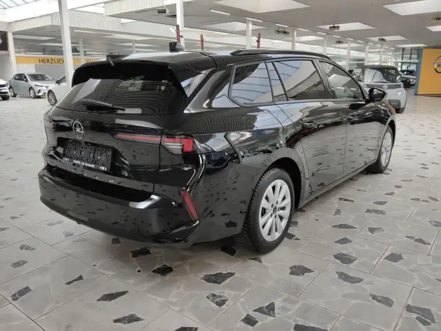 Opel Astra view 8