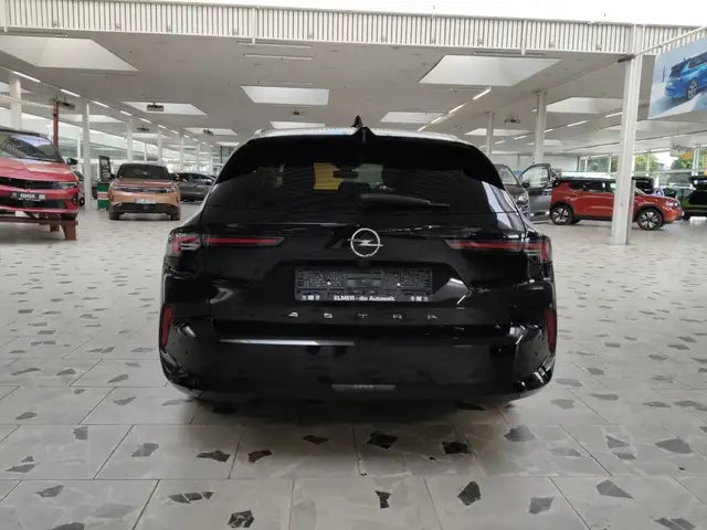 Opel Astra view 7
