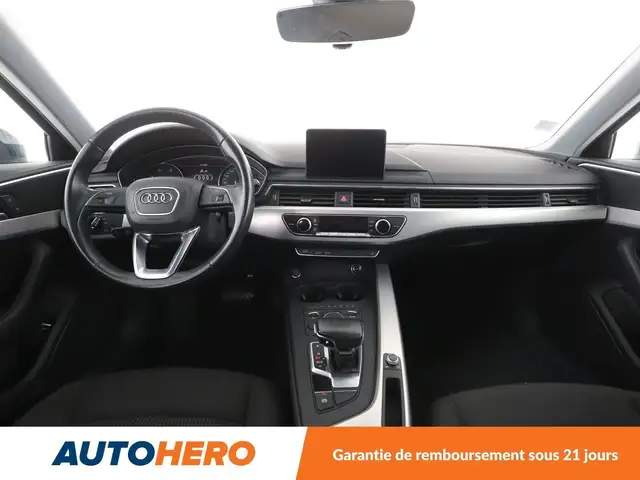 Audi A4 view 12
