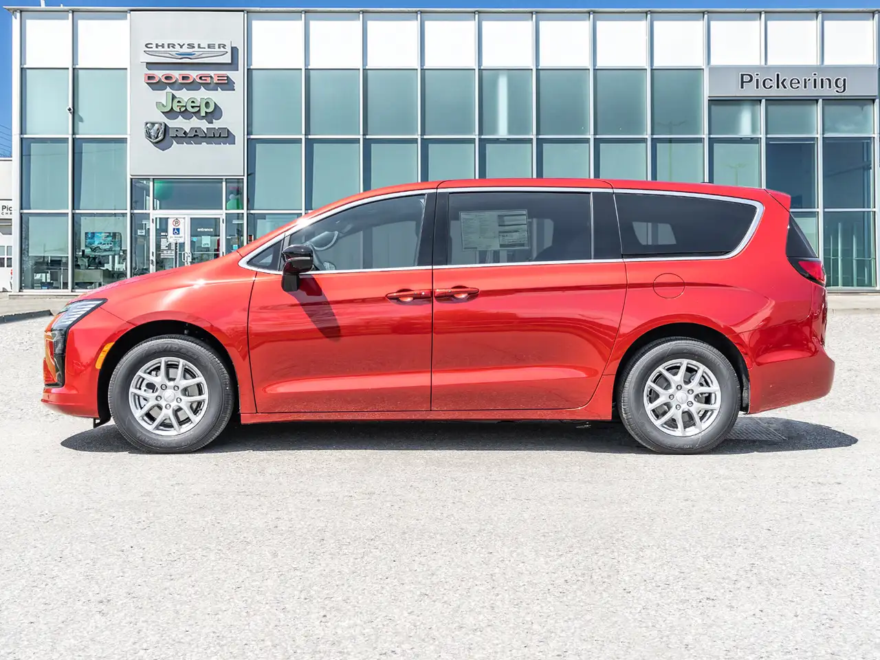 Chrysler Pacifica photo Chrysler Pacifica