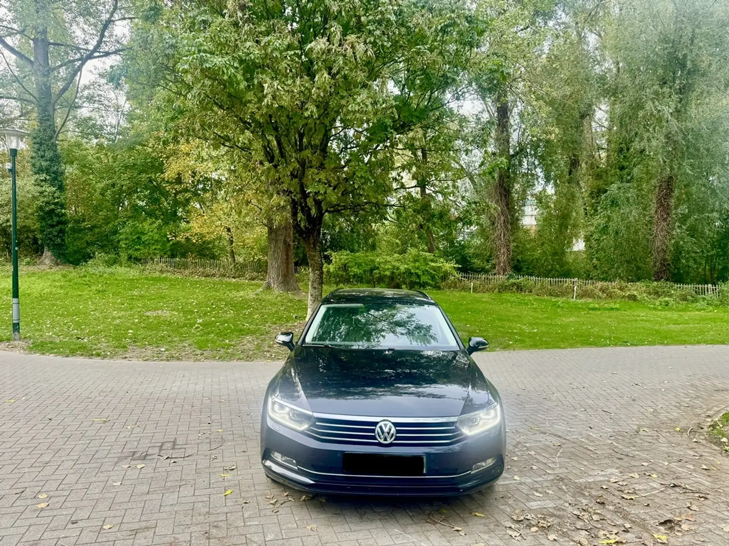 Volkswagen Passat Variant Passat SW 1.6 CR TDi Comfortline Business Gris - 2