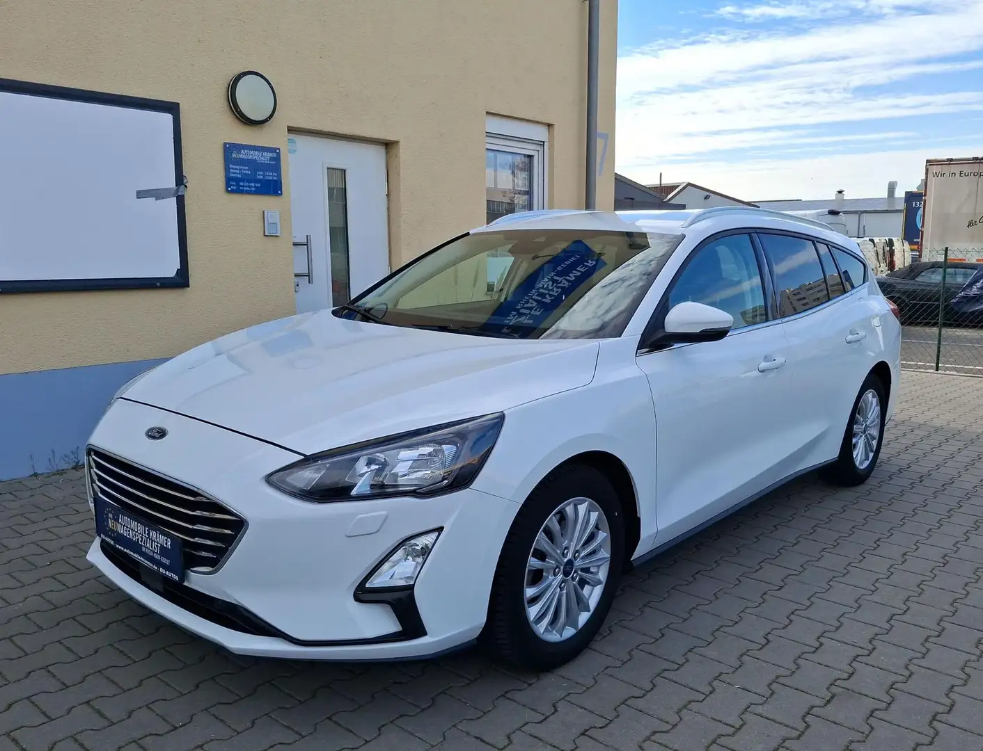 Ford Focus Turnier Titanium AHK Navi LED Winterpaket 92 kW... Weiß - 1