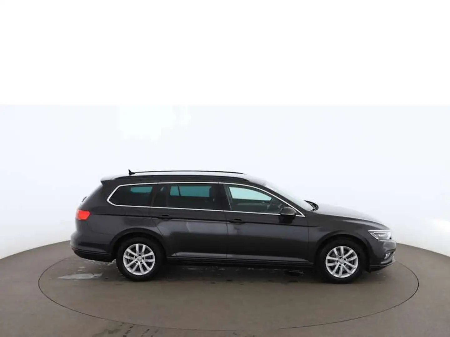 Volkswagen Passat Variant 1.6 TDI Business Aut MATRIX RADAR Grau - 2