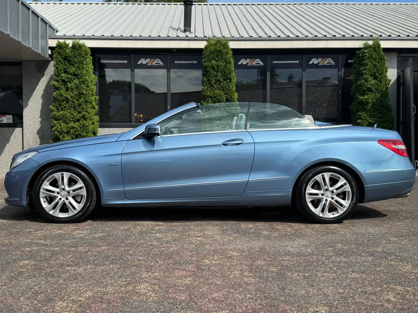 Mercedes-Benz E 250 Cabrio CGI Elegance | AUT | LEDER Blauw - 2