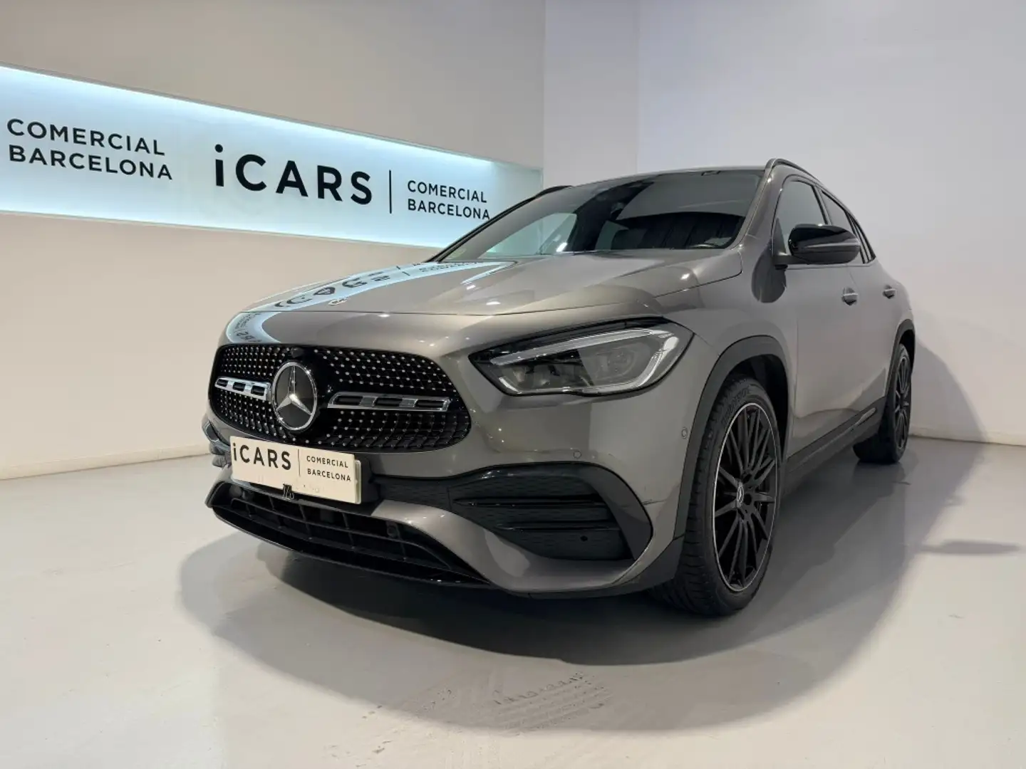 Mercedes-Benz GLA 200 7G-DCT Gris - 1