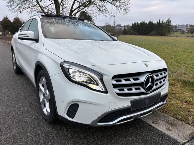 Mercedes-Benz GLA 200 GLA 200 Urban//Led//Toit ouvrant// 1er prop