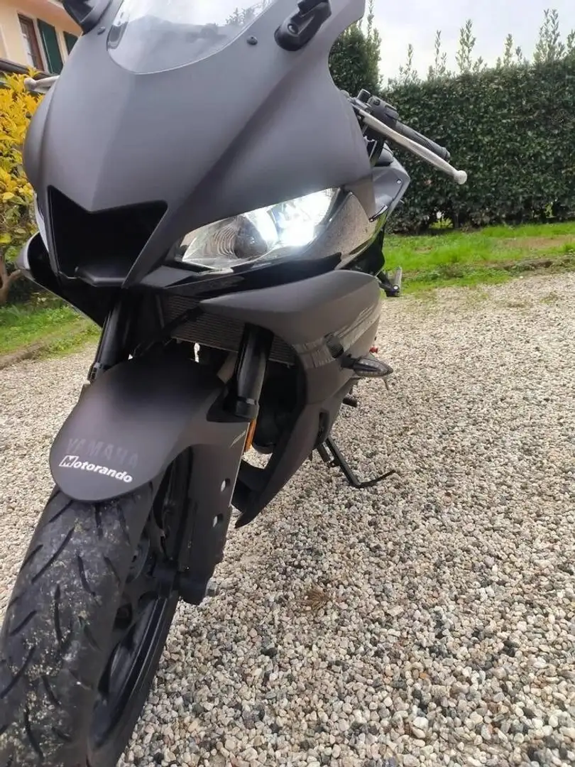 Yamaha YZF-R3 Чорний - 1