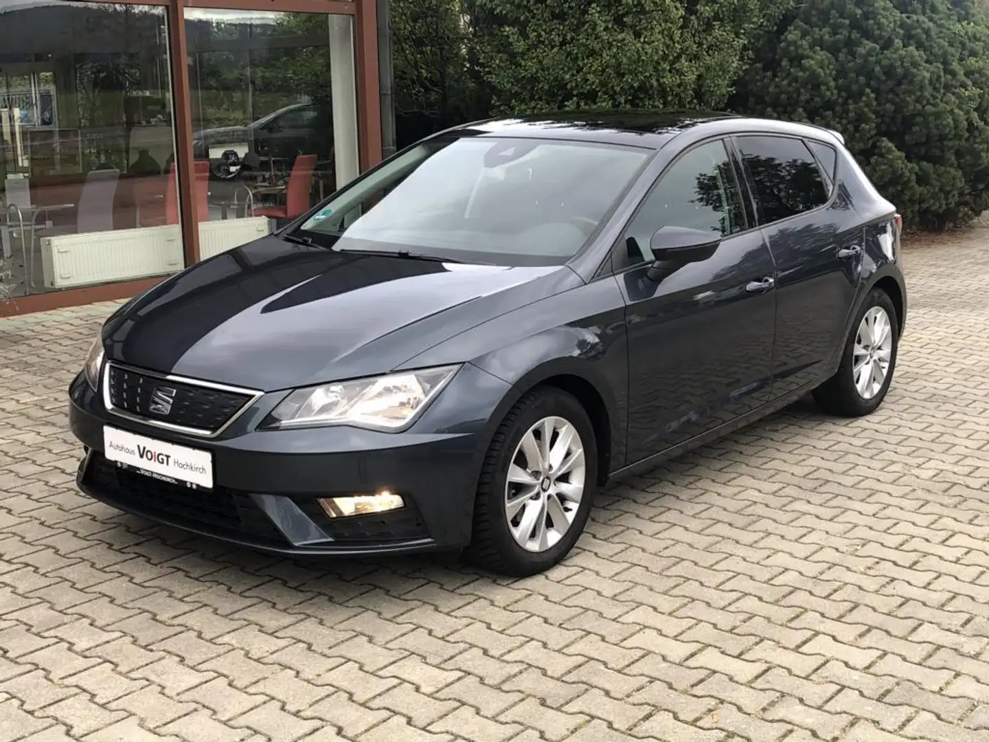 SEAT Leon Ecomotive Style 1.0 TSI NAVI EINPARKHILFE KLIMAAUT - 1