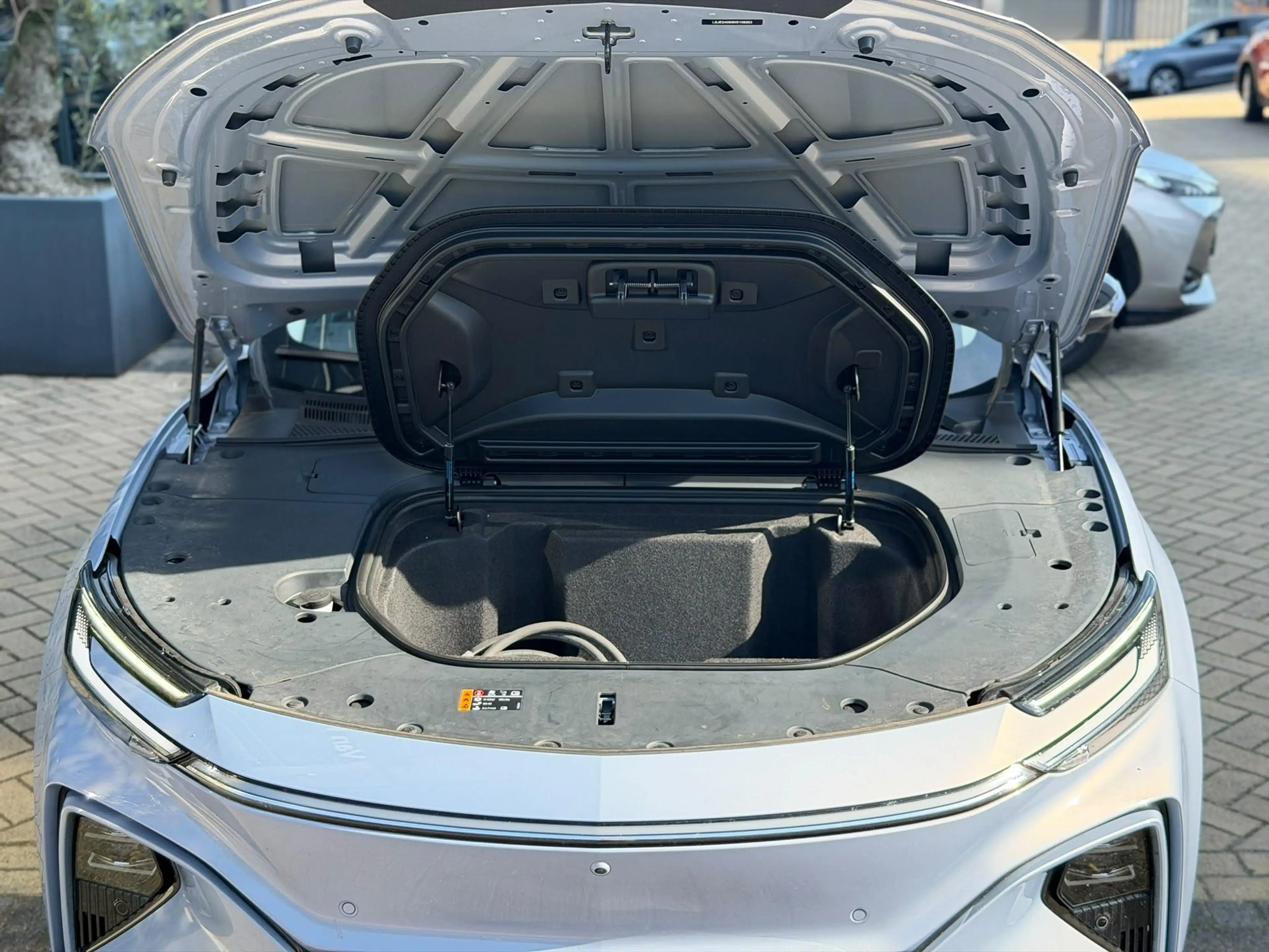 MG Marvel R Luxury 70 kWh | Custom soundset | Panoramadak | 36 — photo 14