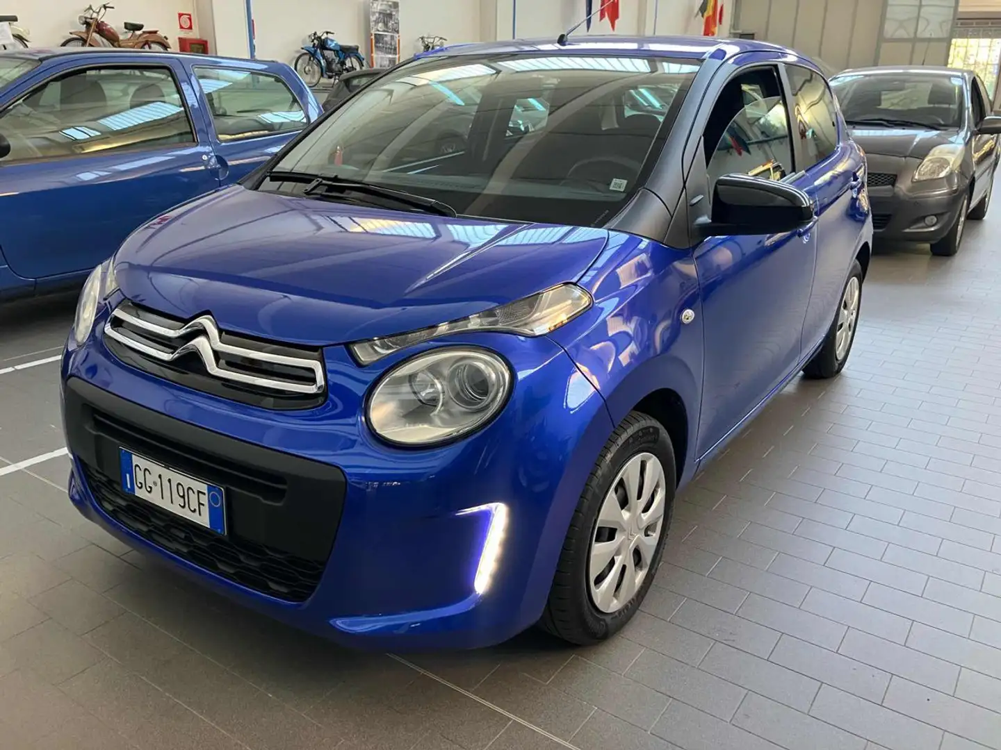 Citroen C1 VTi 72 S&S 5 porte Feel Bleu - 1