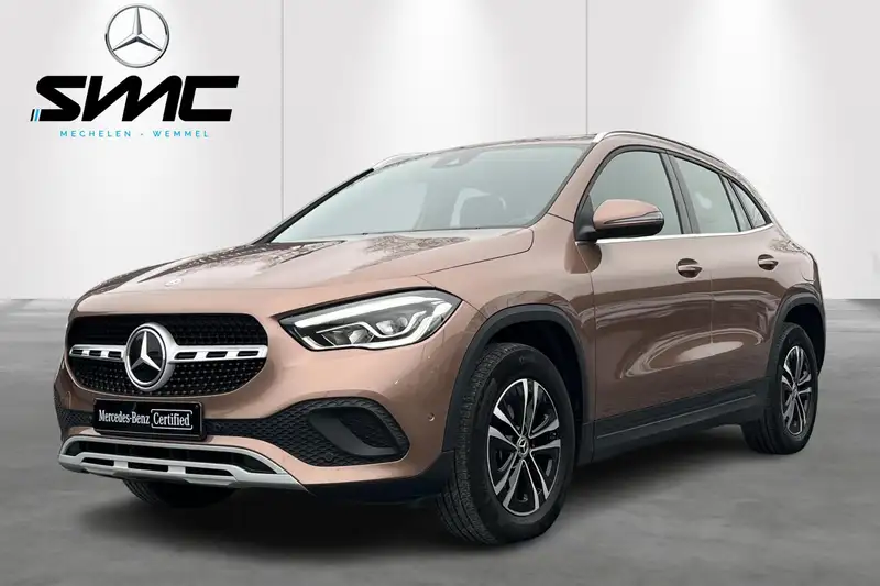 MERCEDES-BENZ Gla