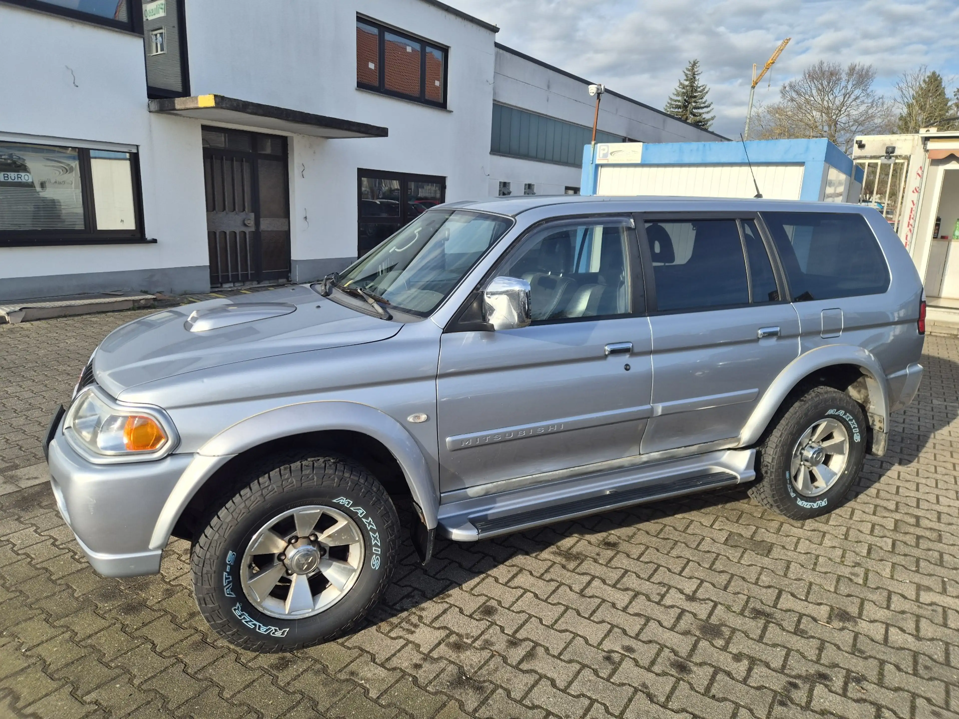 Mitsubishi Pajero Sport 2.5 TD Liberty — photo 4