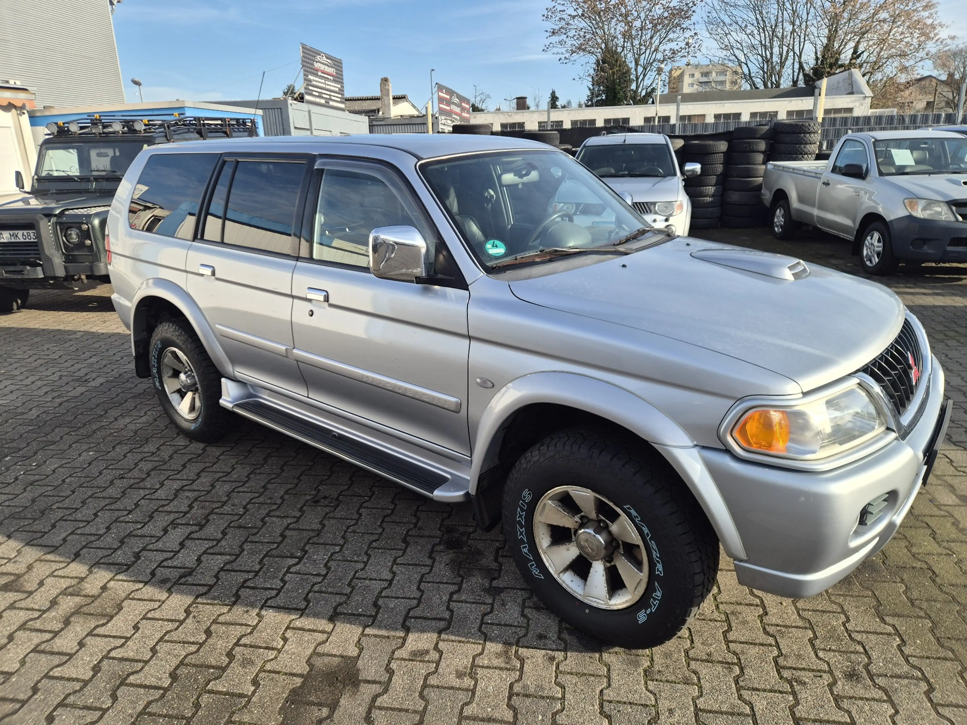 Mitsubishi Pajero Sport 2.5 TD Liberty — photo 2