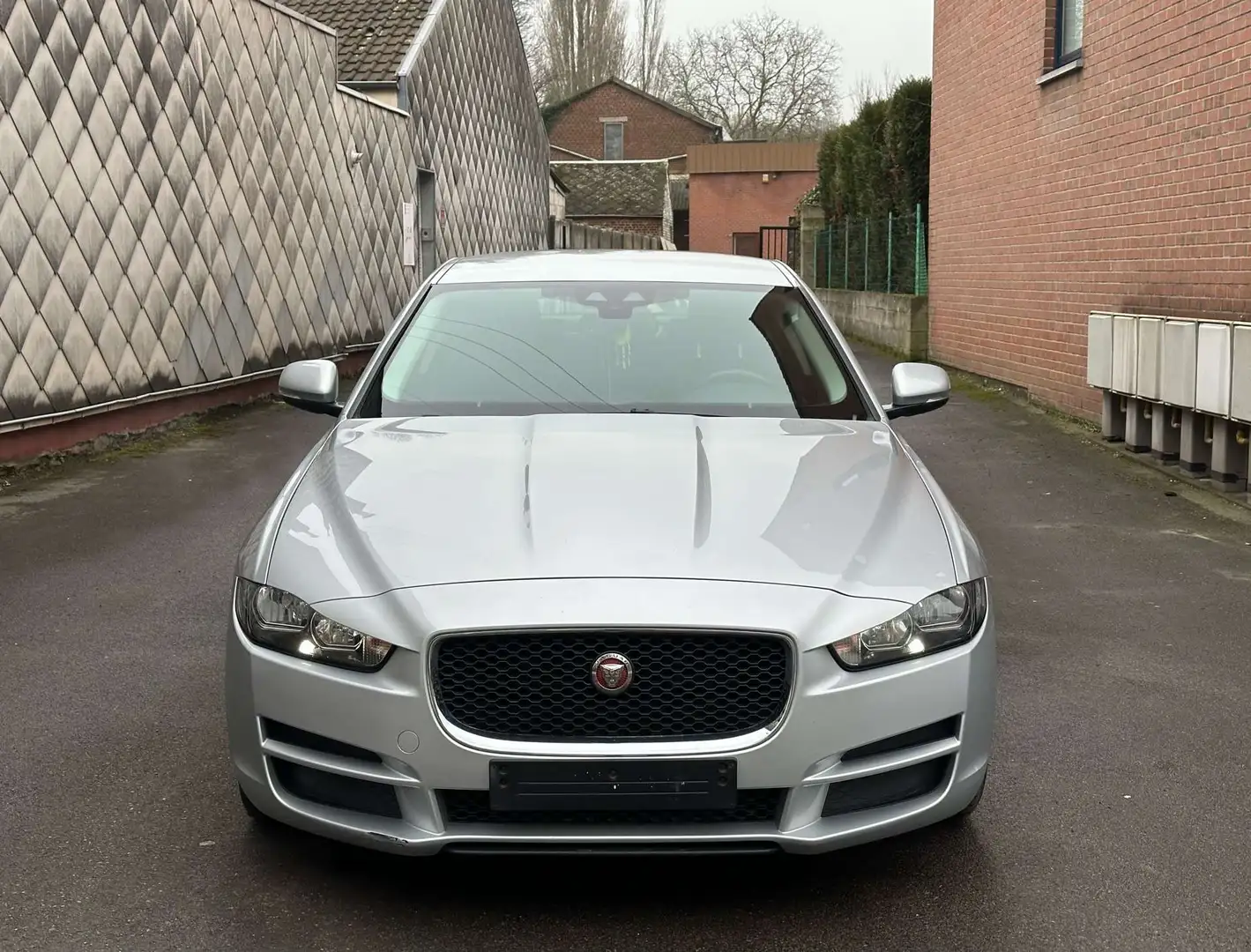 Jaguar XE 2.0 D 2017// 147.000km// AC// GPS// Barna - 2