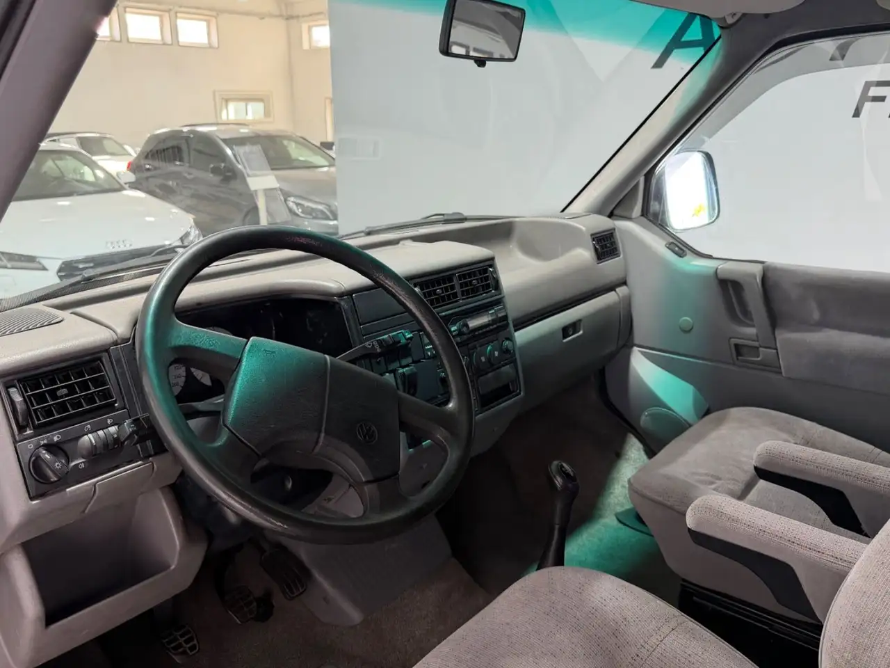 Volkswagen T4 Multivan 1.9 TDI 7-Sitzer Anhängerkupplung, foto 3