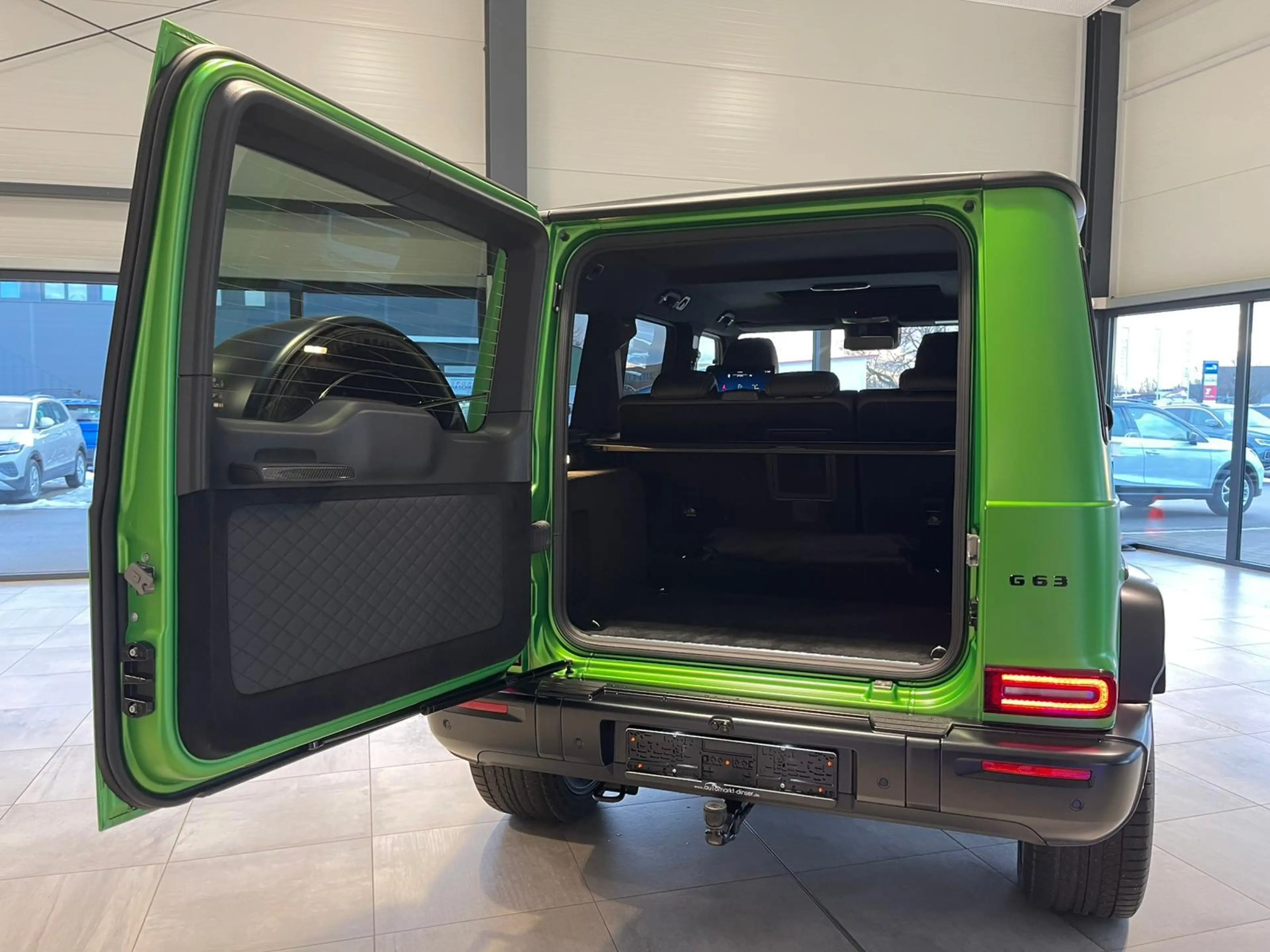 Mercedes-Benz G 63 AMG Night+Fond+SUPERIOR+Alu22+Carbon+Standhe... — photo 8
