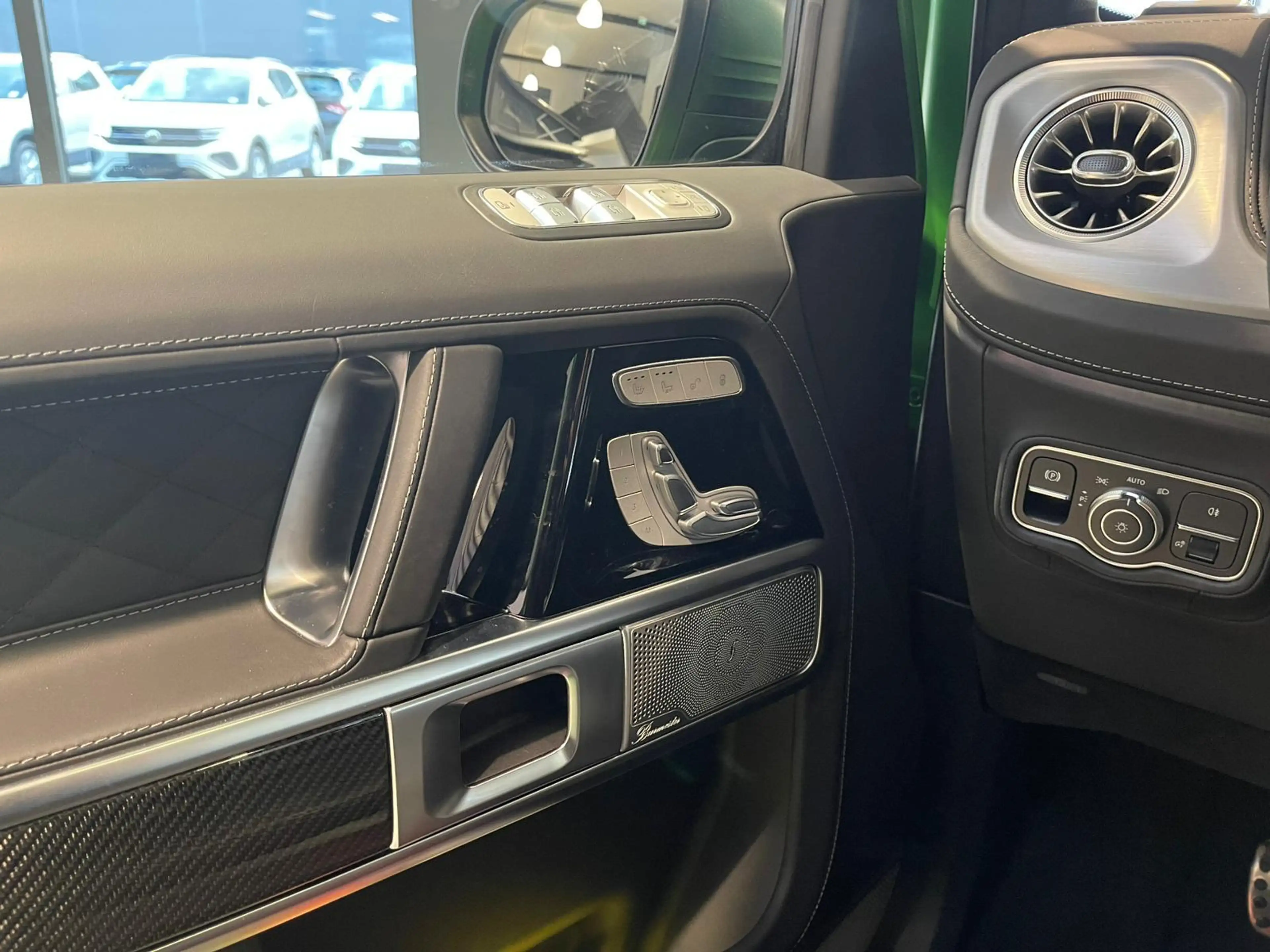Mercedes-Benz G 63 AMG Night+Fond+SUPERIOR+Alu22+Carbon+Standhe... — photo 15