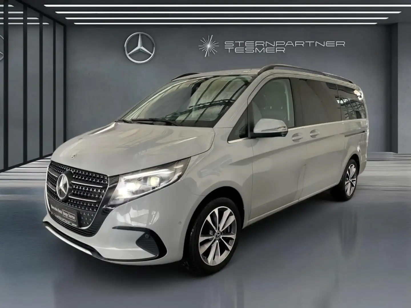 Mercedes-Benz V 300 d 4M AVANTGARDE, LANG - PANO! AIRMATIC! Grau - 1