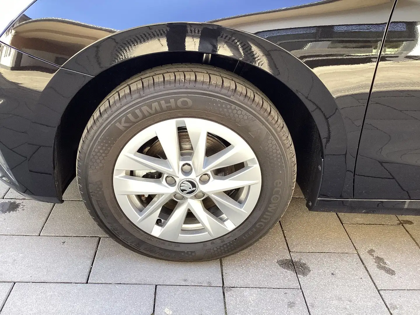 Skoda Fabia Selection TSI DSG LED+ALU+PDC+Sitzheizung Schwarz - 2