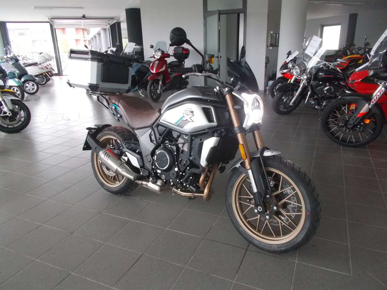 CFMOTO 700 CL-X HERITAGE