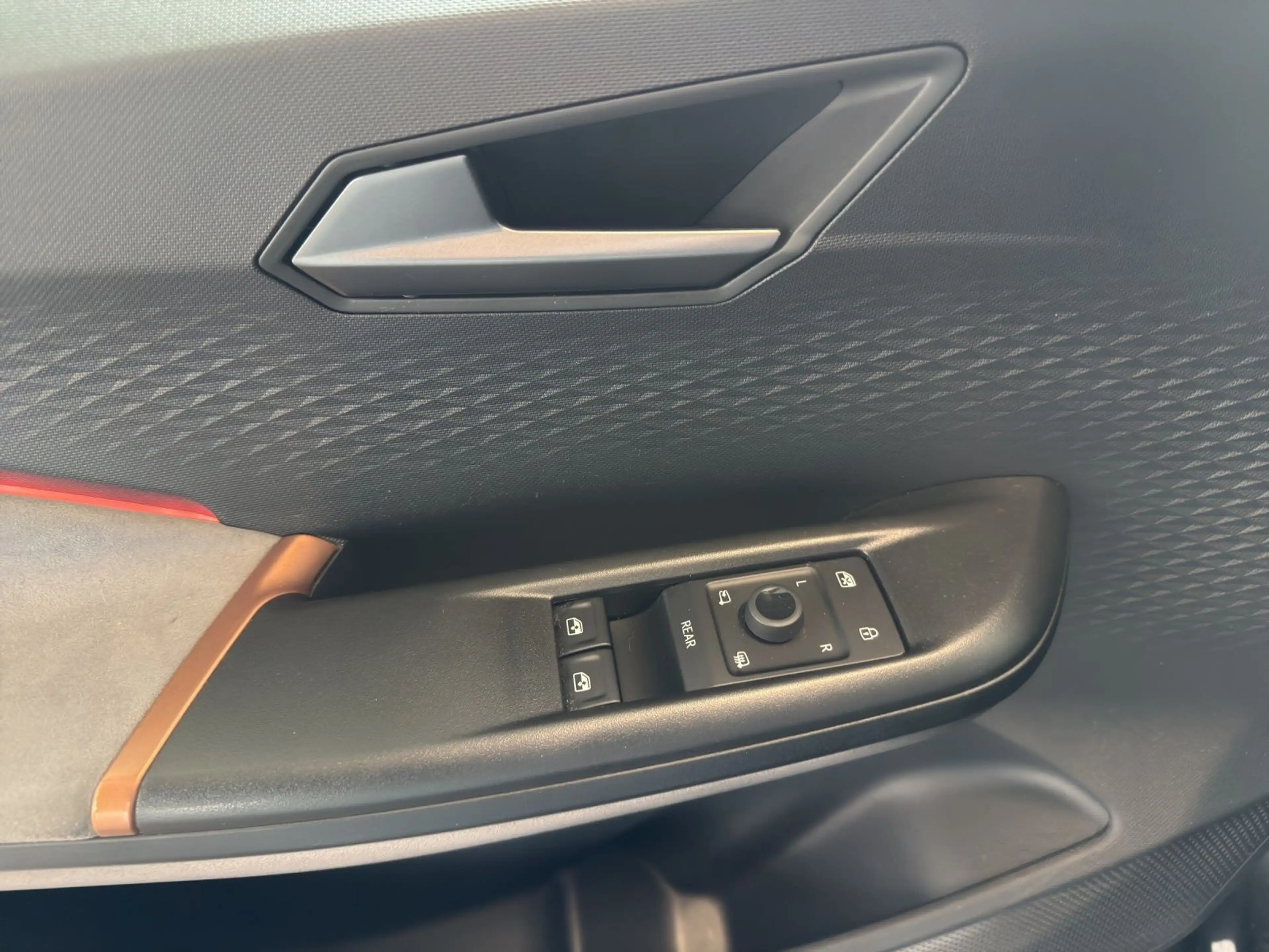 CUPRA Born KAMERA BEATS LED PDC LM19 — photo 8