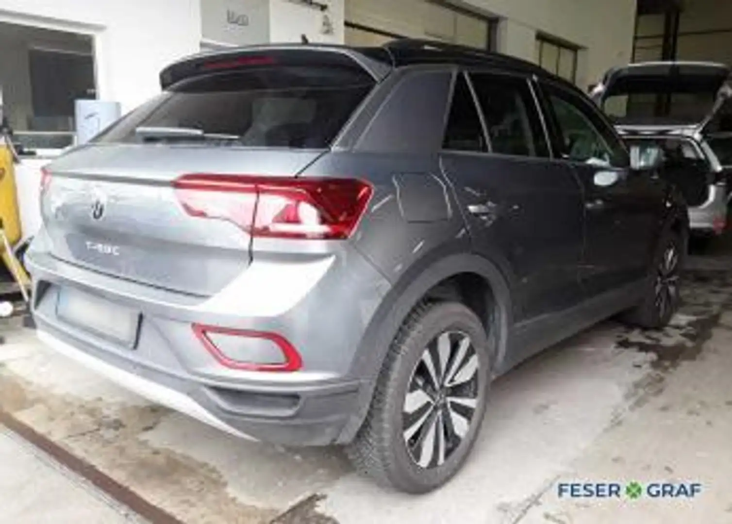 Volkswagen T-Roc Move 1.5 TSI 110 kW DSG AHK LED Kamera Grijs - 2