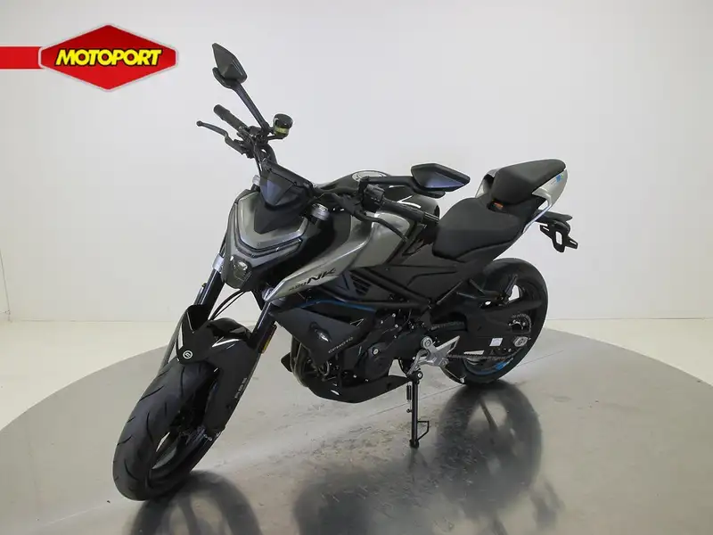 CFMOTO 450NK - foto 3