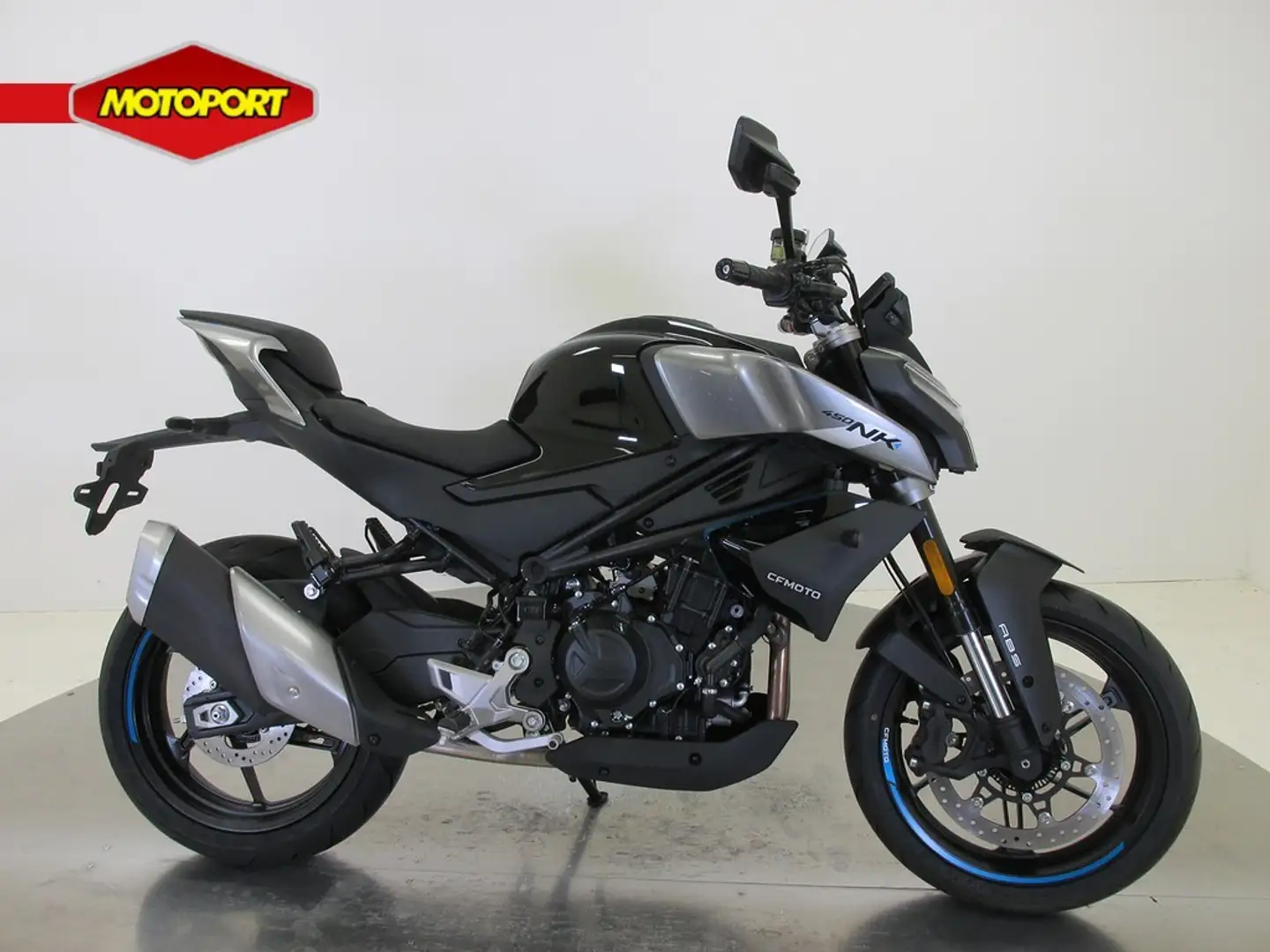 CFMOTO 450NK Zwart - 1
