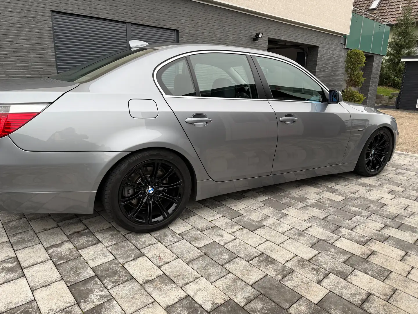 BMW 520 520i Grau - 2