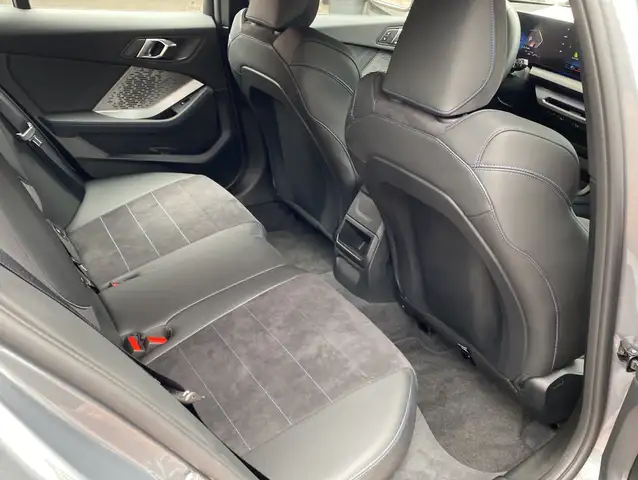 BMW 1 Series view 11