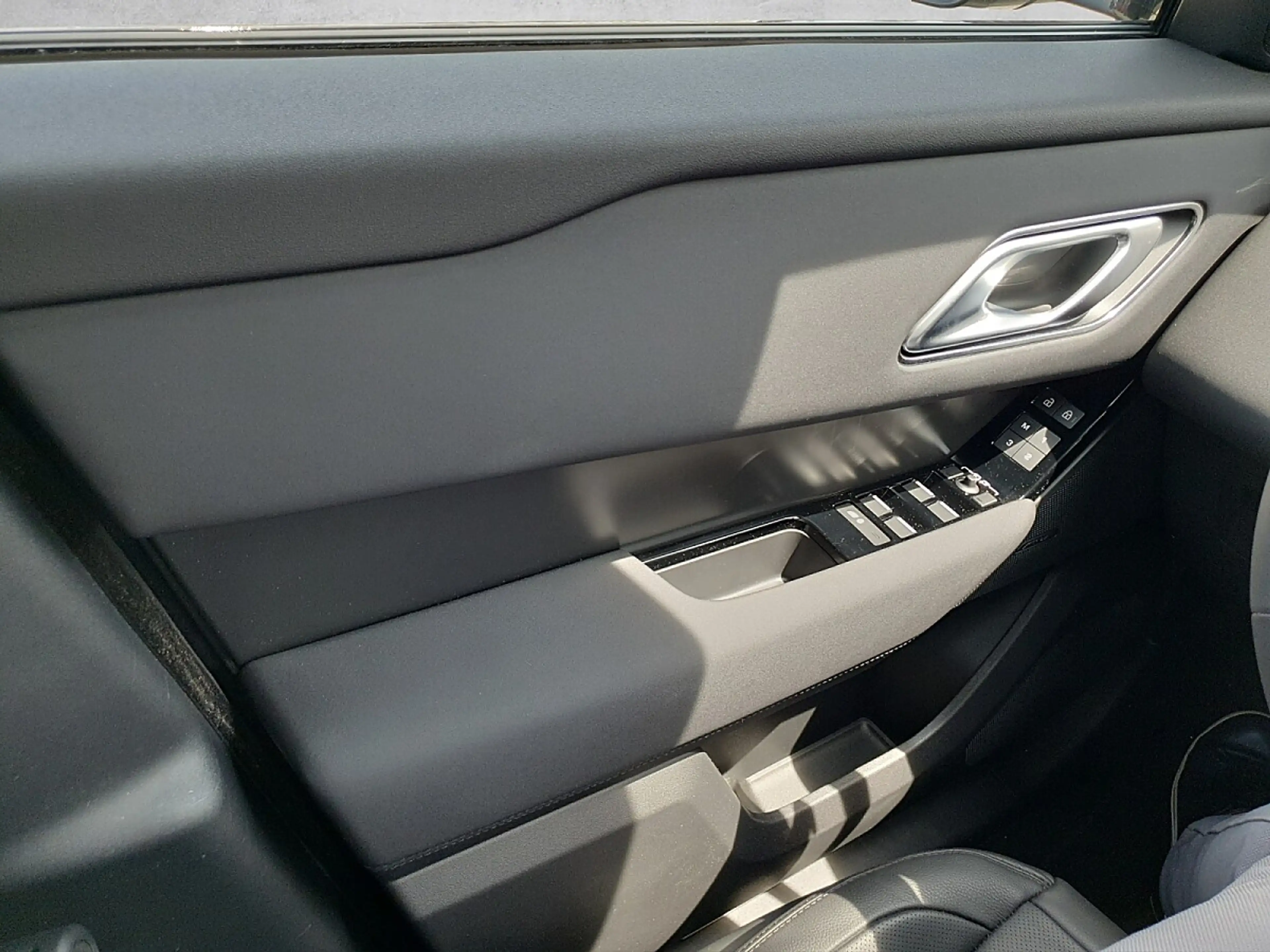 Land Rover Range Rover Velar P400e PHEV Allrad Dynamic SE 19,2kWh Aut. — photo 13