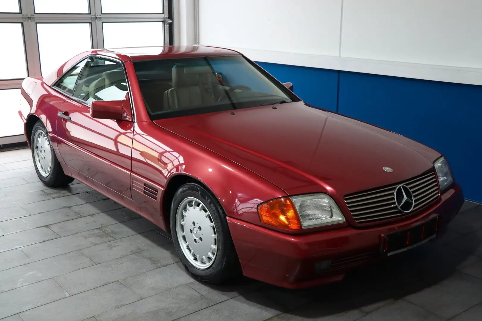 Mercedes-Benz SL 300 Aut.+KLIMAANLAGE+VOLLLEDER/BEIGE OLDTIMER Roşu - 1