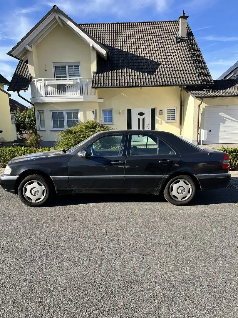 Mercedes-Benz C 180 Elegance - 2