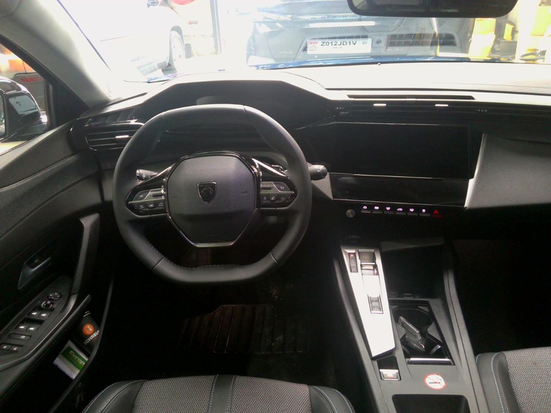 Peugeot 408 Hybrid Allure e-DSC6 — photo 8