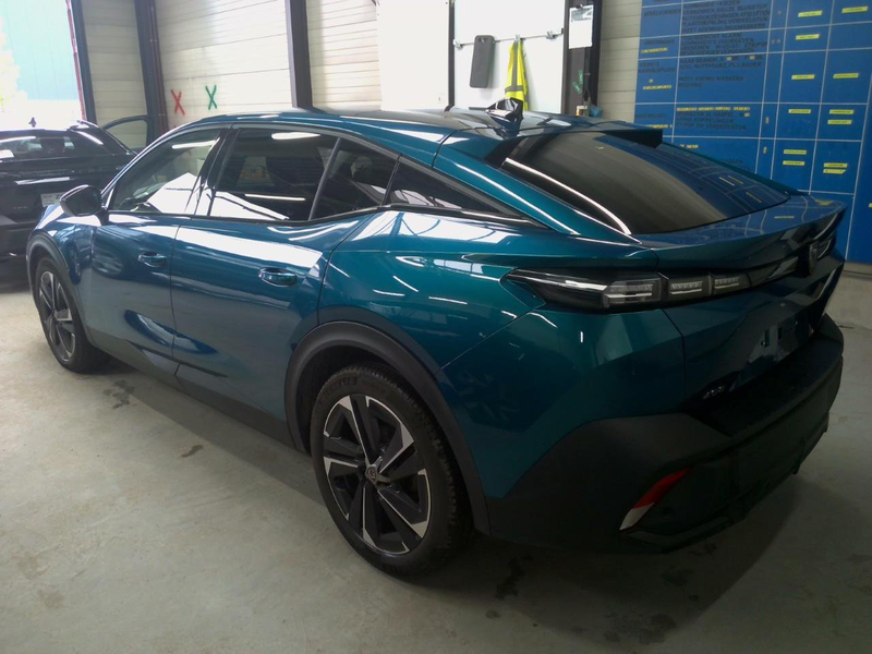 Peugeot 408 Hybrid Allure e-DSC6 — photo 4