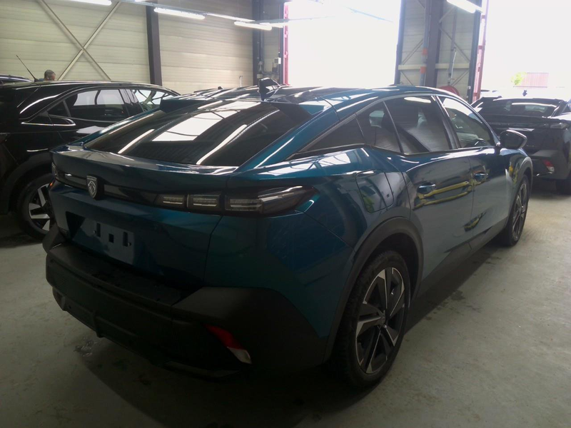 Peugeot 408 Hybrid Allure e-DSC6 — photo 3