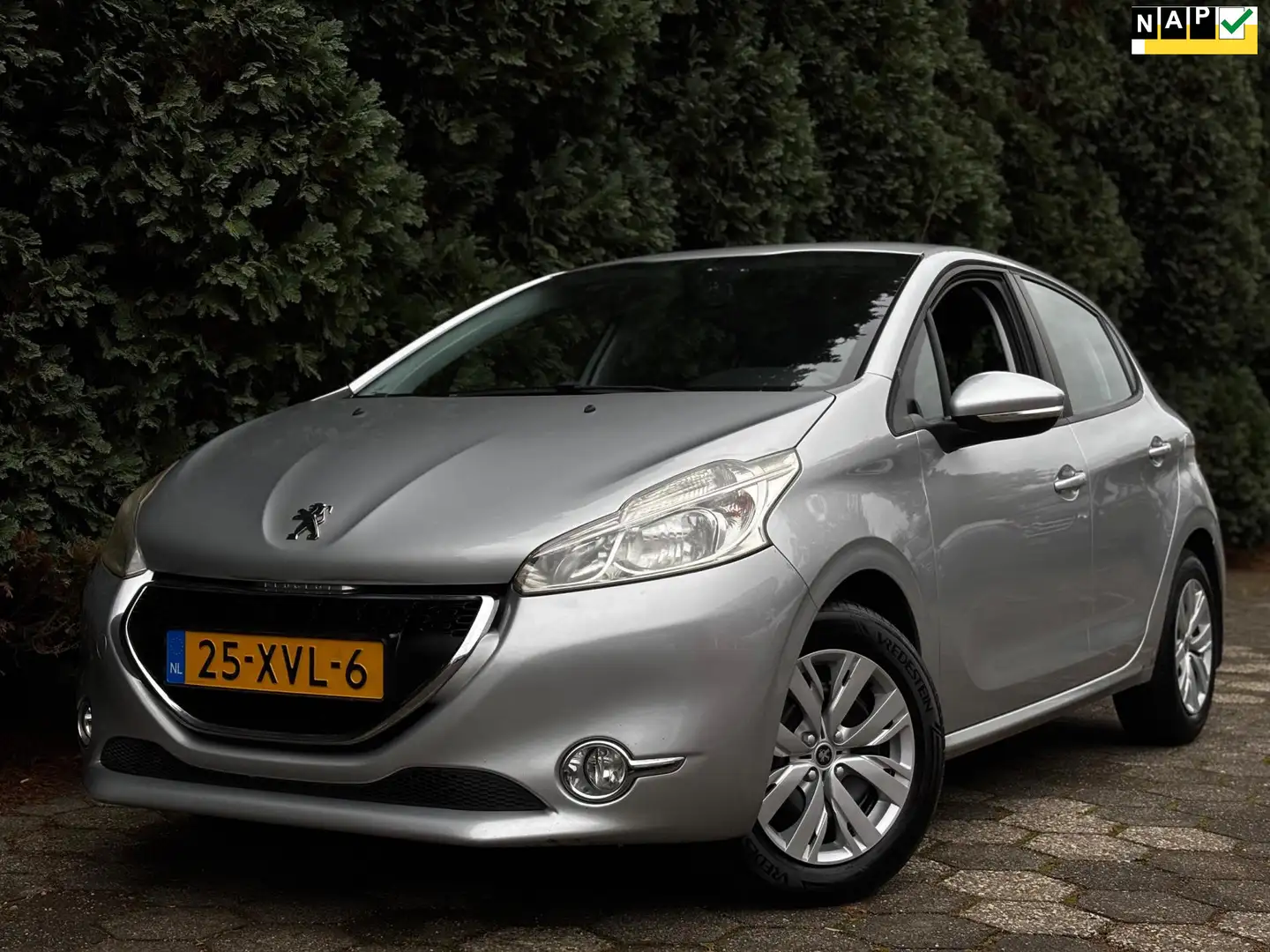 Peugeot 208 1.2 VTi Blue Lease | Airco Gris - 1