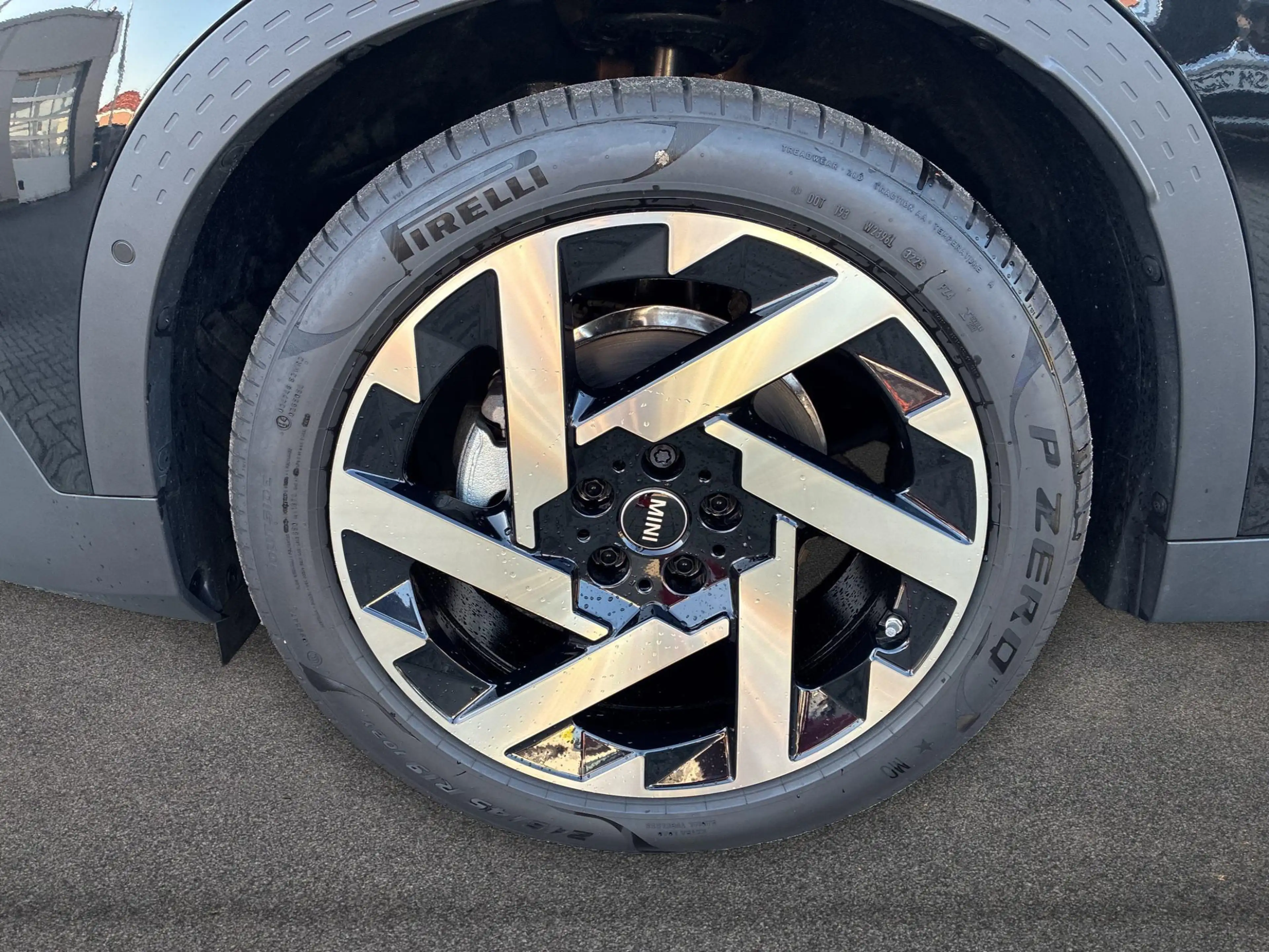 MINI Countryman E Favoured Trim — photo 11