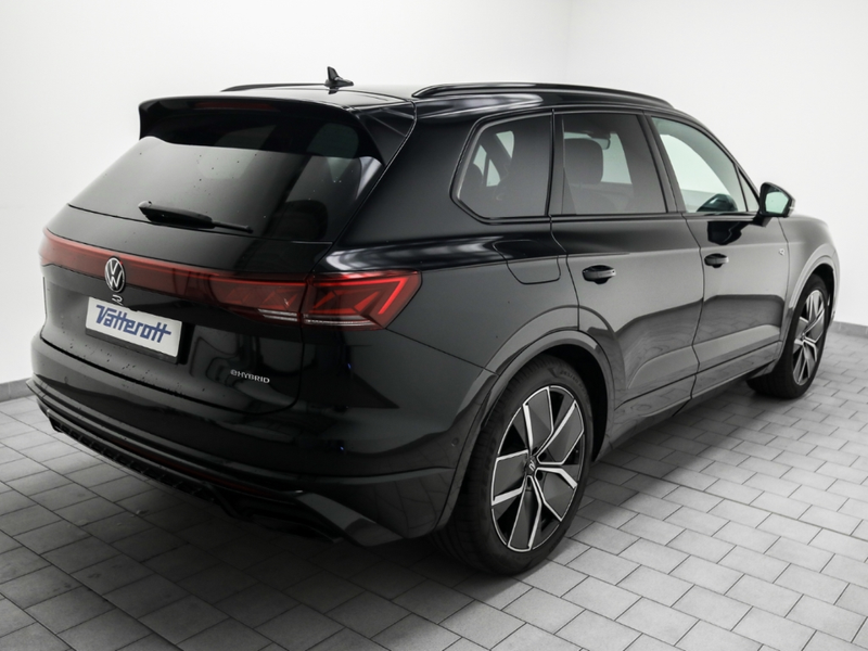 Volkswagen Touareg R 3.0 V6 TSI eHybrid 4M AHK Navi Pano Matrix Leder — photo 5