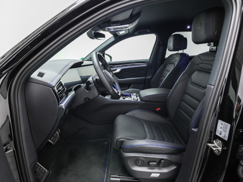 Volkswagen Touareg R 3.0 V6 TSI eHybrid 4M AHK Navi Pano Matrix Leder — photo 6